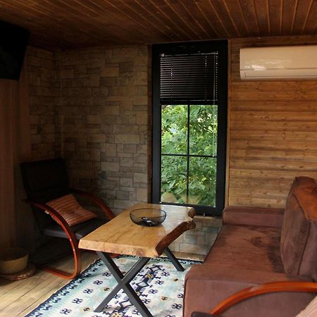 Woodpecker Georgia Ξενοδοχείο Μπατούμι Εξωτερικό φωτογραφία